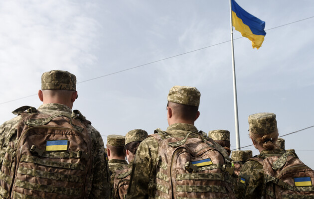 Снижение мобилизационного возраста поможет ВСУ, но Киеву все еще нужно вооружить свою армию — аналитики
