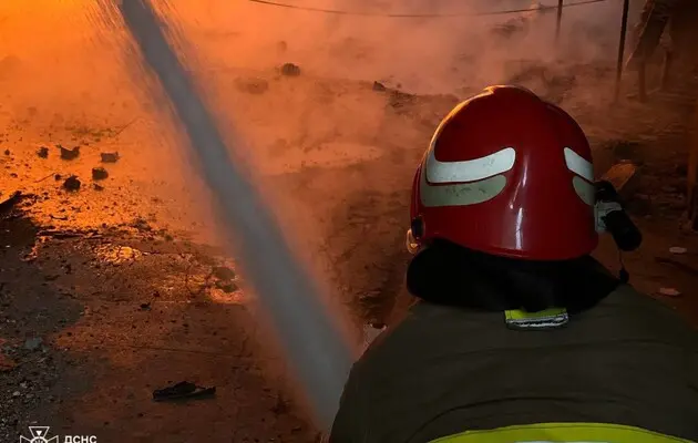 Росіяни вдарили по Івано-Франківській області, де на енергооб'єкті виникла пожежа